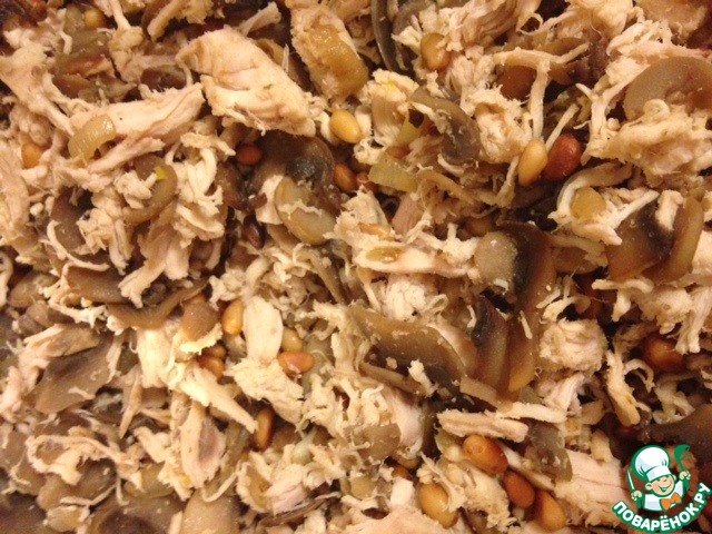 Chicken salad with mushrooms