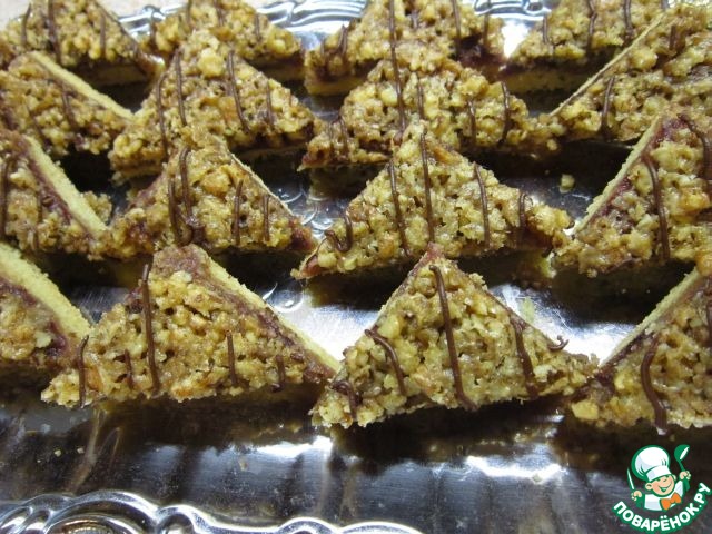 Пирожные с ореховой глазурью