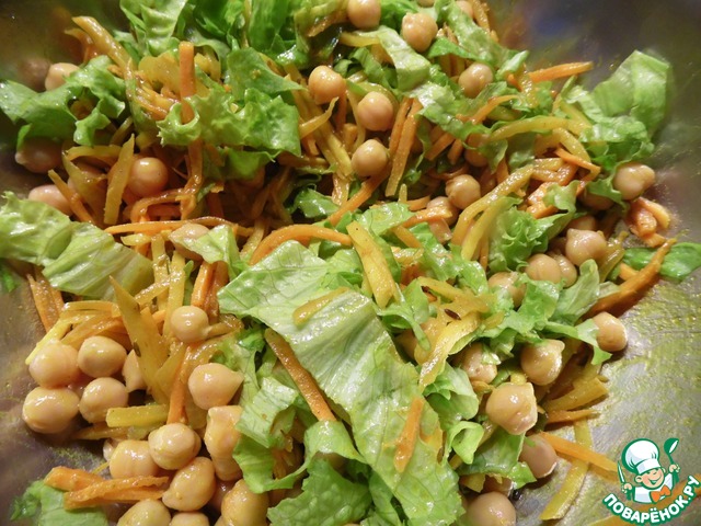 Salad of chickpeas and carrots