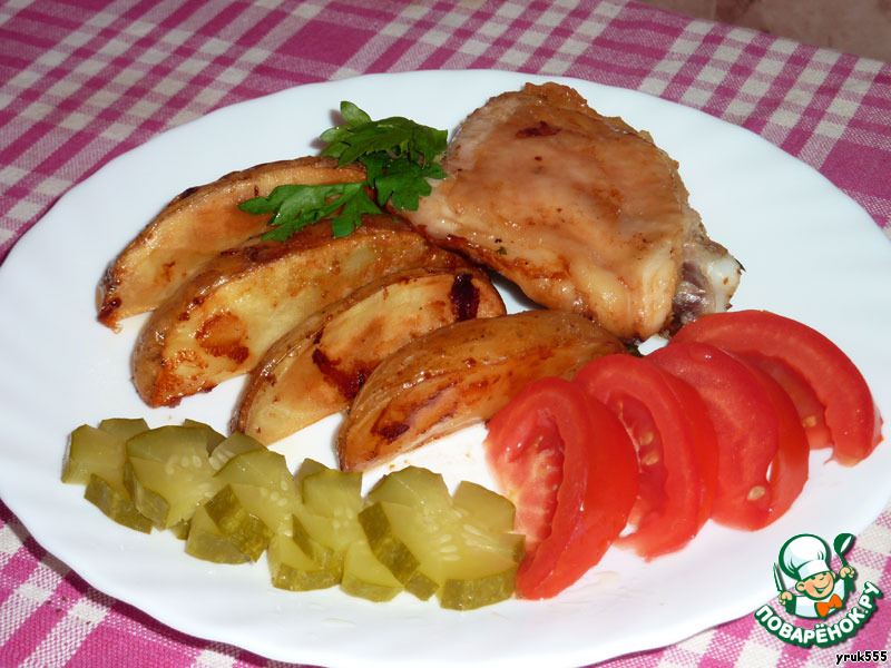 Baked potato with chicken