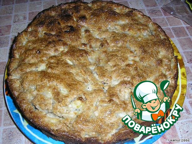 Apple pie with walnuts