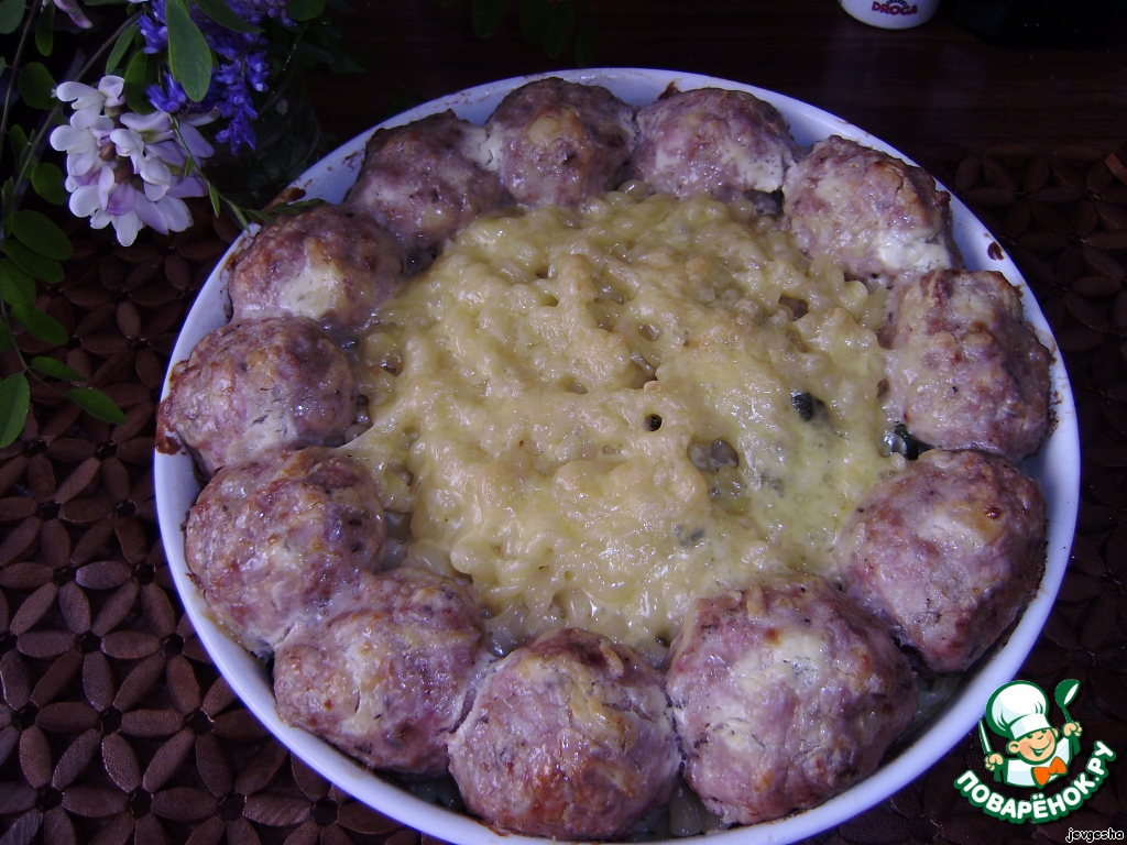 Meatballs baked with pasta