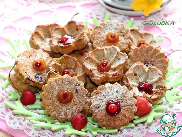 Spiced pumpkin-pear cookies with cherries