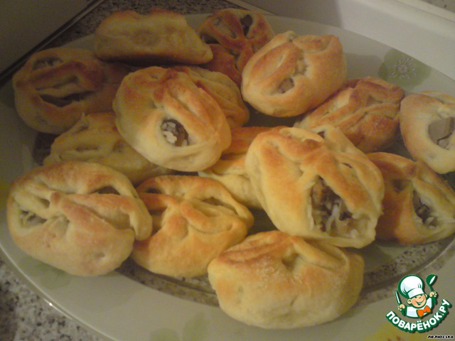 Cakes with oyster mushrooms