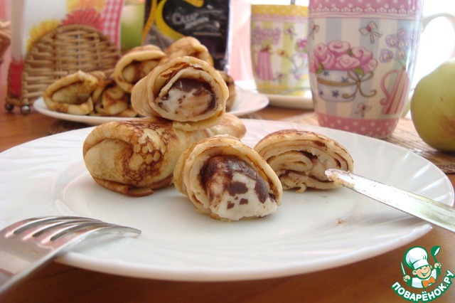 Pancakes with Apple yield of bread and cheese