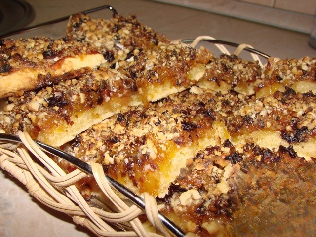 Пирожное с сухофруктами