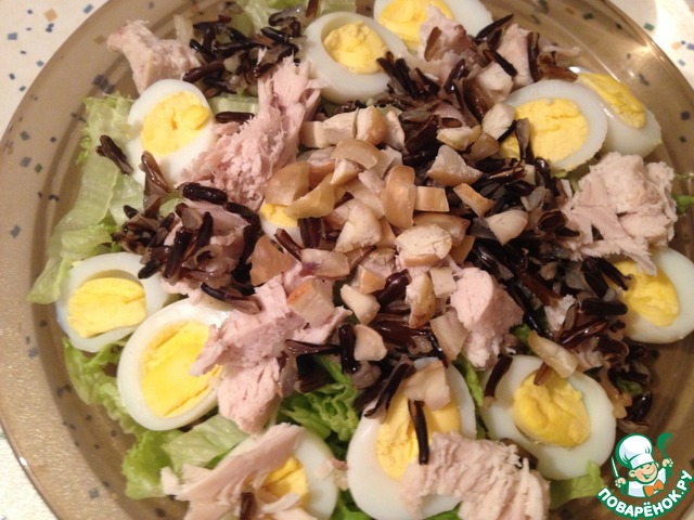Salad with quail eggs