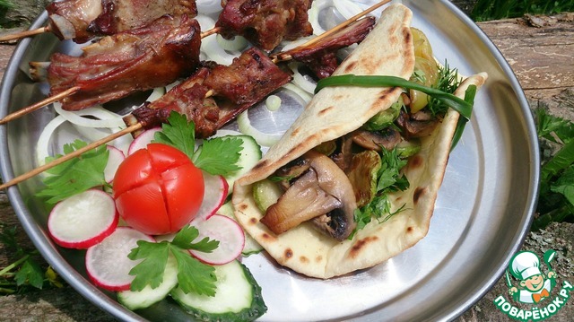 Lamb chops in soy-pomegranate vinaigrette