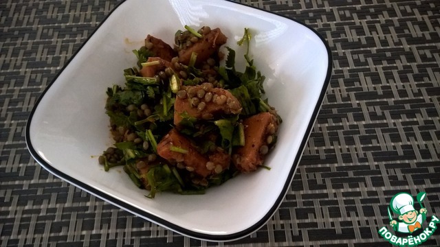 Fragrant pumpkin salad with dandelion