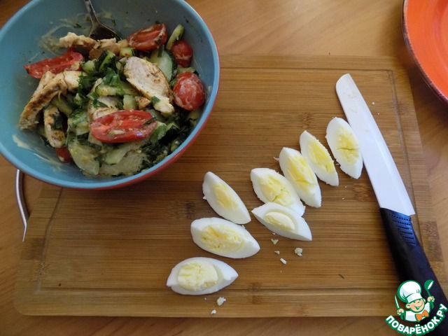 Salad with grilled zucchini