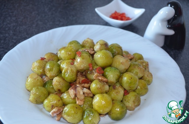 Brussels sprouts in walnut oil