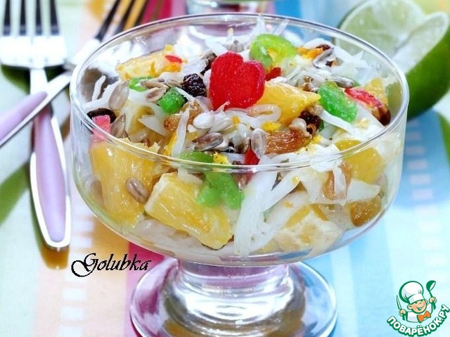 Salad with orange, cabbage and lime