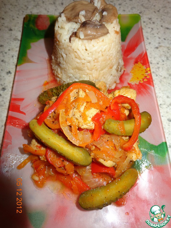 Chicken with gherkins and rice