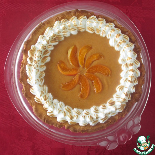 Apricot tart with Italian meringue