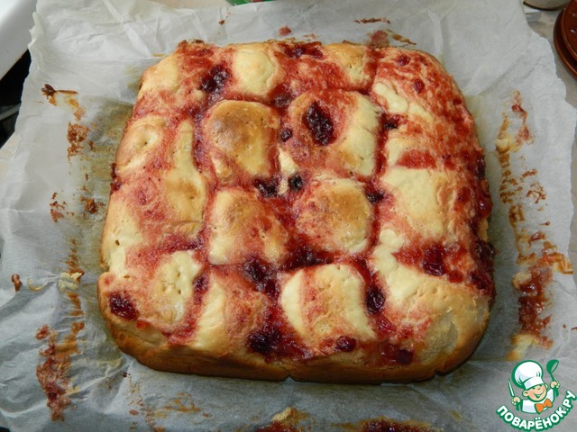 Cake with creamy cream cheese