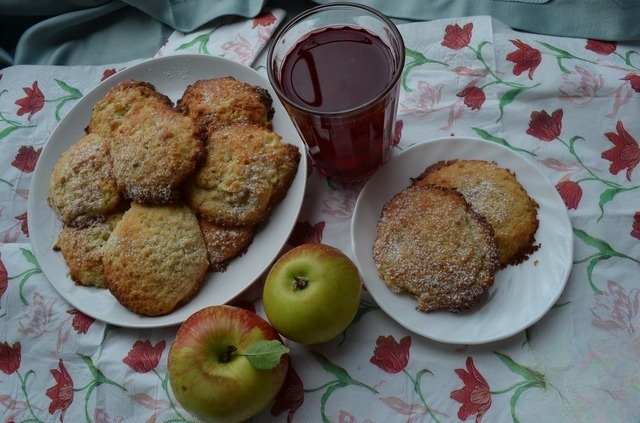 Овсяно-кокосовое печенье с яблоком
