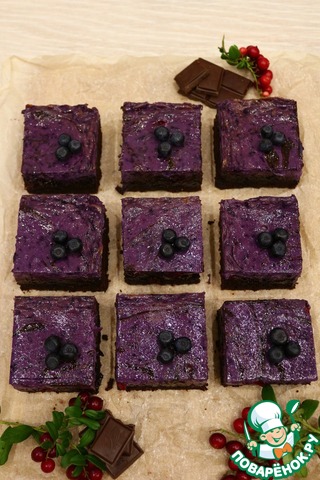 Брауни с сливочным сыром и лесными ягодами