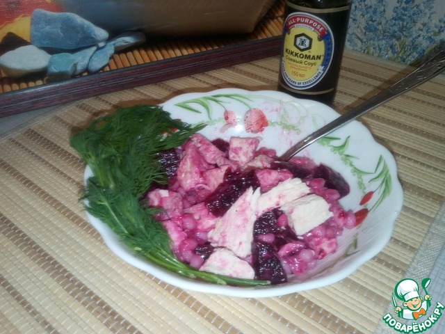 Warm salad with Turkey and beets