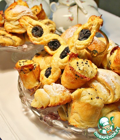 Cakes of Baker's cheese-puff pastry