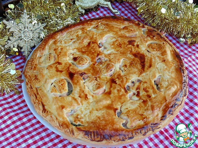 Puff pie with salmon and rice