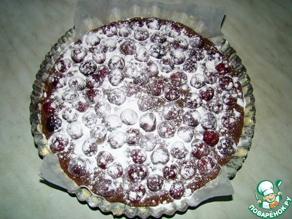 Pie with a whole wheat crust with cherries