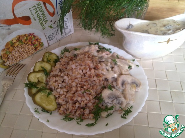 Buckwheat with sauce of mushrooms