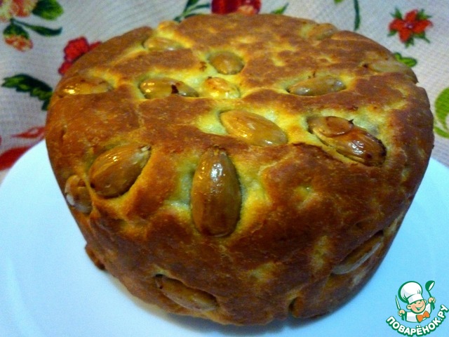 Rice pastry with nuts