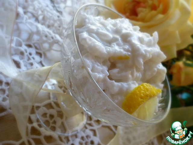 Lemon rice pudding with Bay leaf