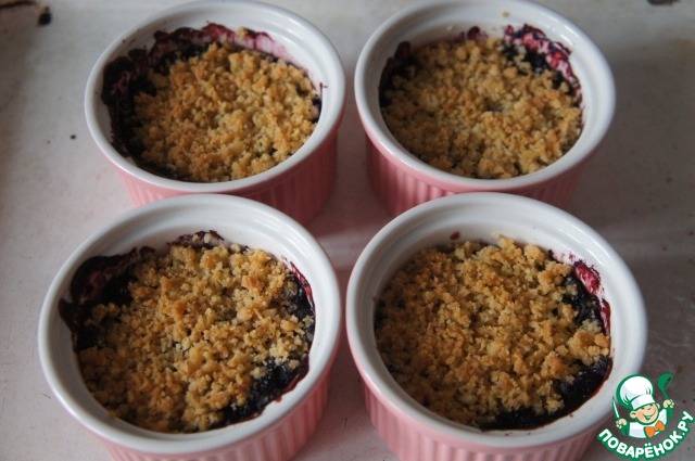 Blueberry-apricot pudding