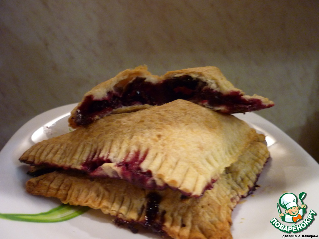 Puffs with blackberries and chocolate