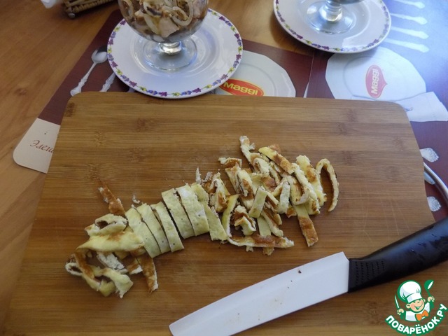 Salad with tender chicken 