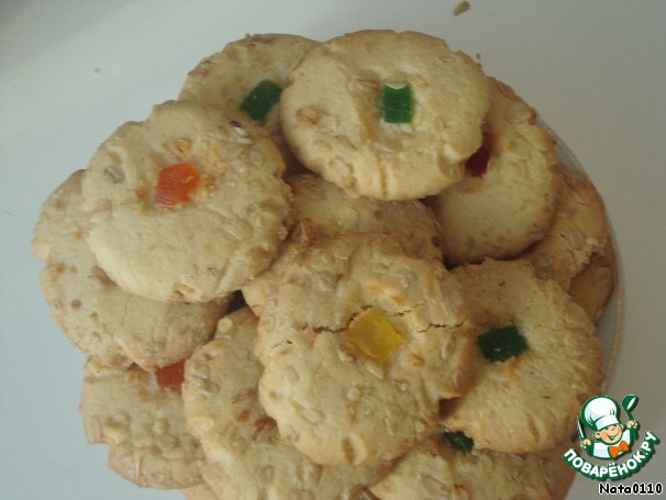 Cookies with candied fruit