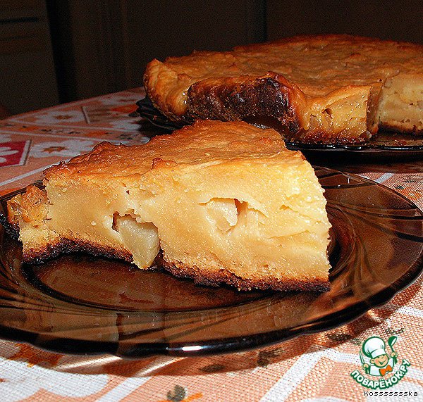 Curd pie with apples