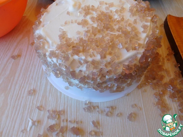 Almond cake in a fur coat