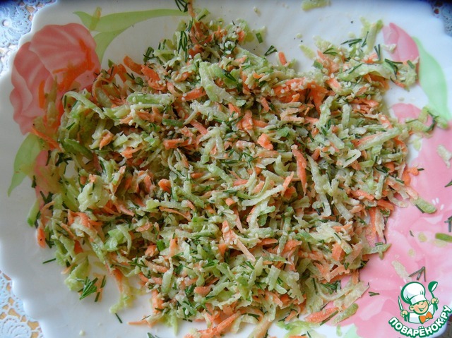 Салат из маргеланской редьки с кунжутом