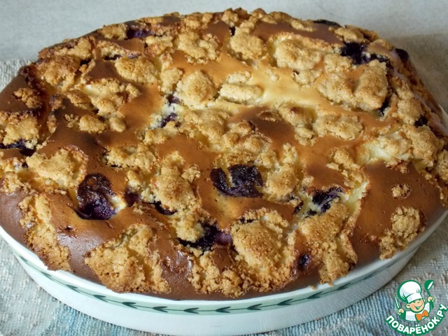 Cheese and berry pie