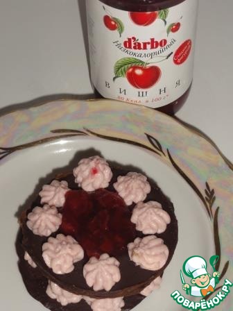 “Chocolate-cheesecake dessert with cherry low calorie jam d arbo” for those who follow the figure