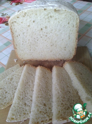 White bread is a simple leavened bread maker