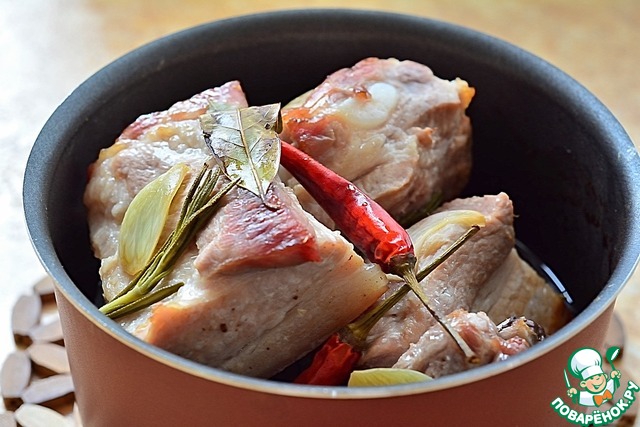 Pork belly stewed in soy sauce