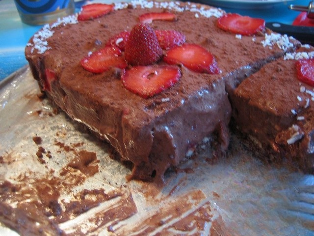 Слоеный шоколадный торт