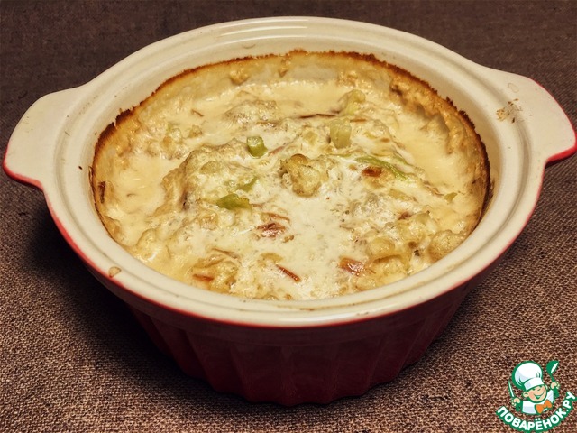 Mild cheese casserole with cauliflower