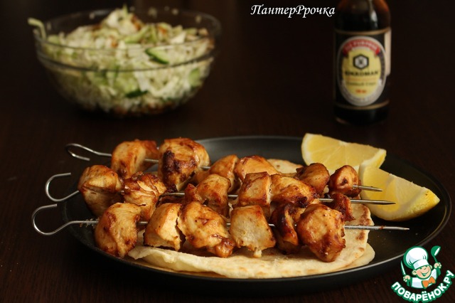 Spicy chicken skewers with lemon scones