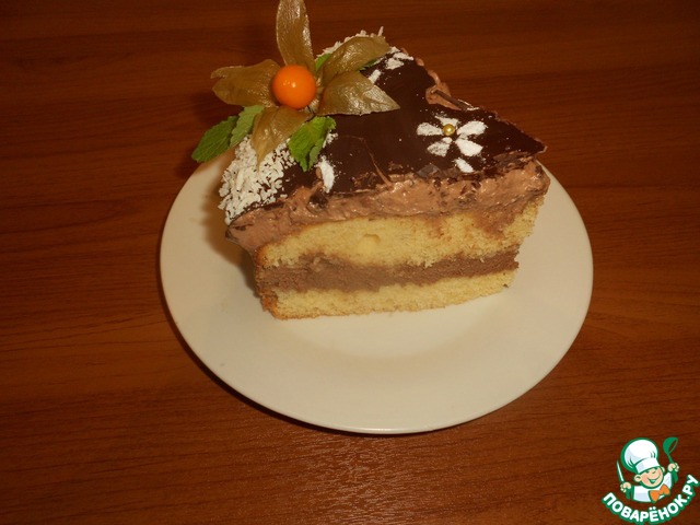 Lemon cake with cream 