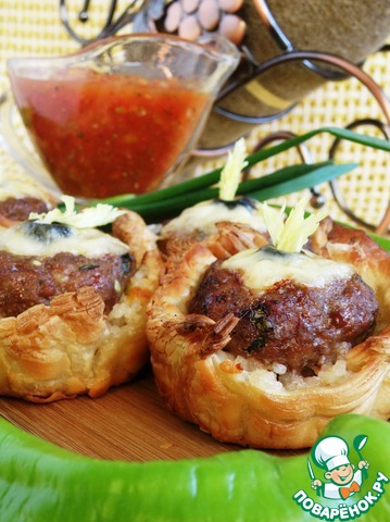 Glamorous cakes with rice and meat