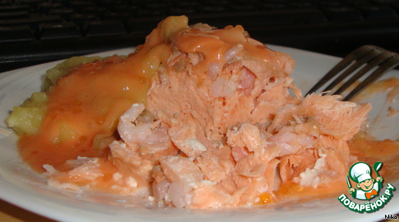 Salmon in a creamy caviar sauce