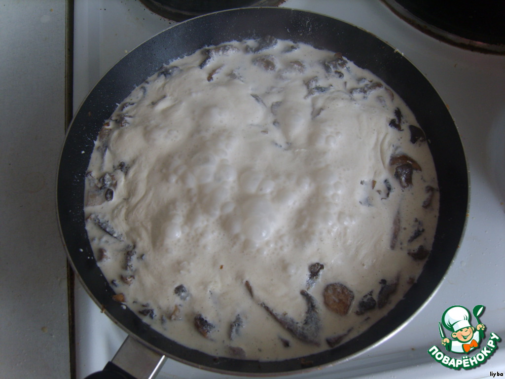 Chicken in mushrooms cream sauce