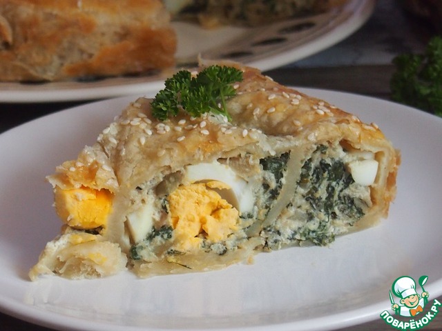 Пирог со шпинатом и яйцами