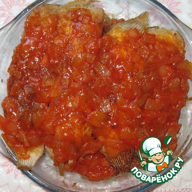 Flounder with tomato sauce