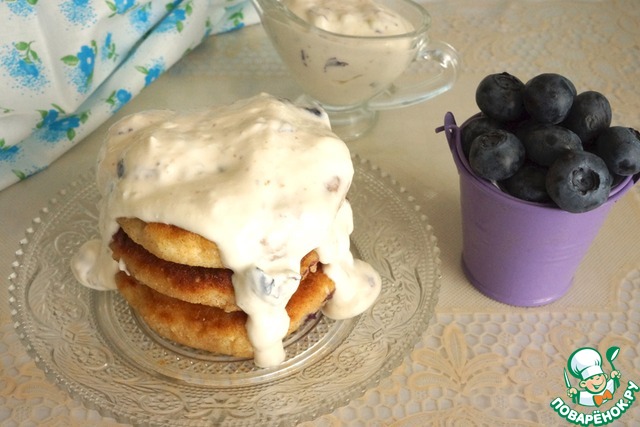 Pancakes with blueberries and spelt flour