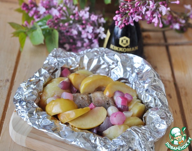 Spicy ragout of salmon in foil